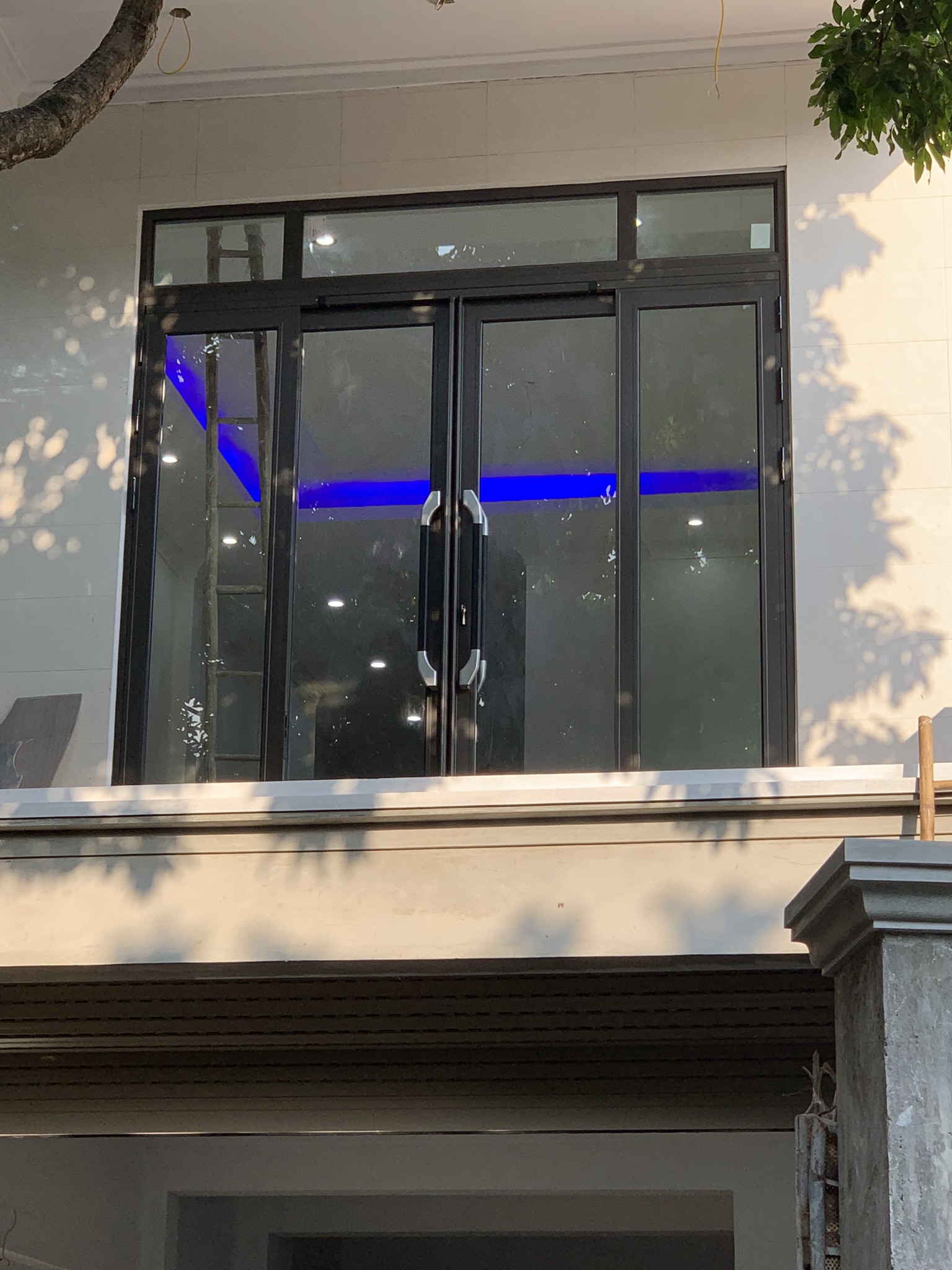 Lắp đặt cửa trượt quay và cửa nhôm AG55 nhà cô PHƯƠNG